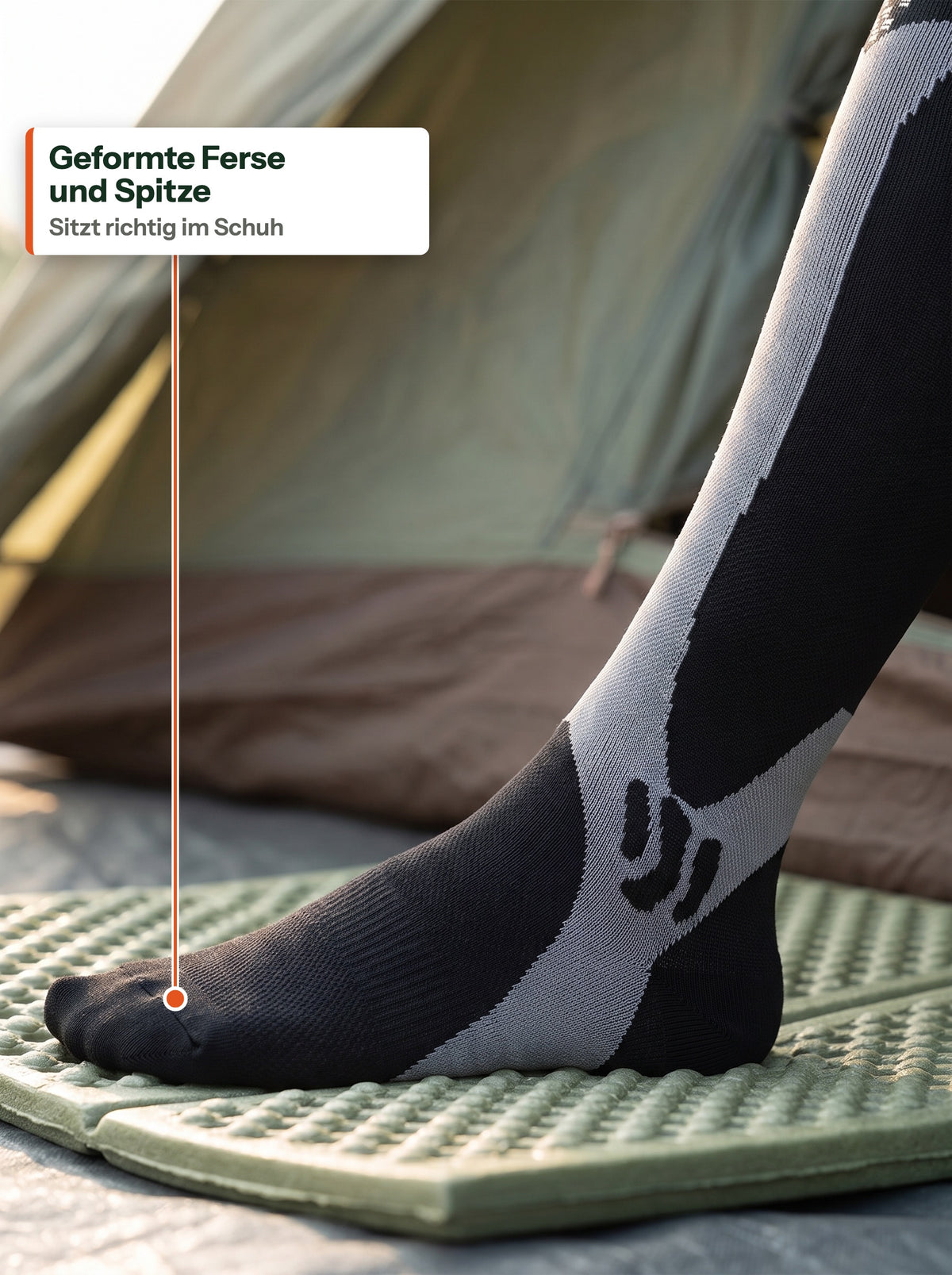 Fuß in der Kompressionssocke mit geformter Ferse und Spitze (DE Label)