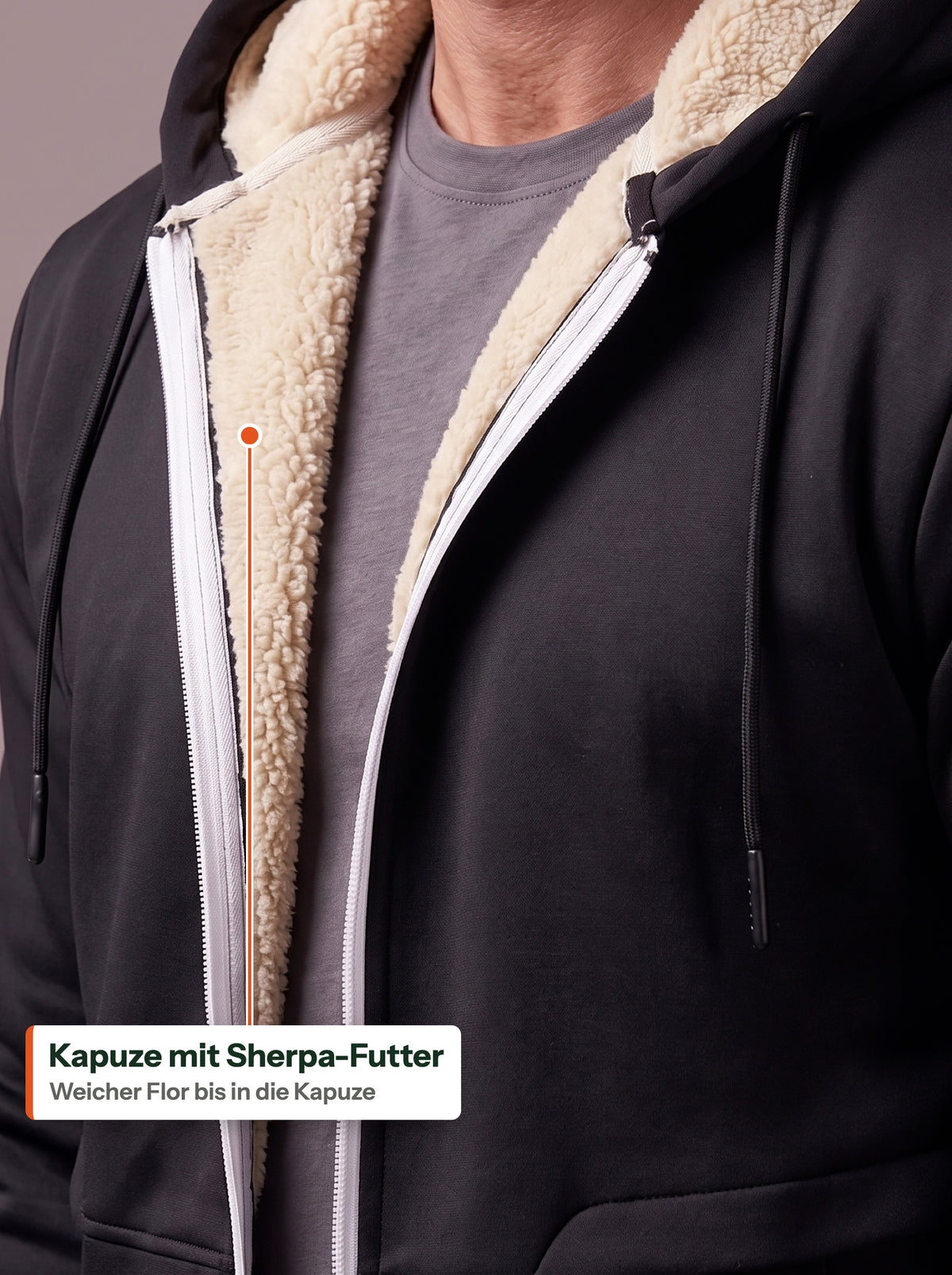 Kapuze mit Sherpa-Futter am schwarzen Zip-Hoodie