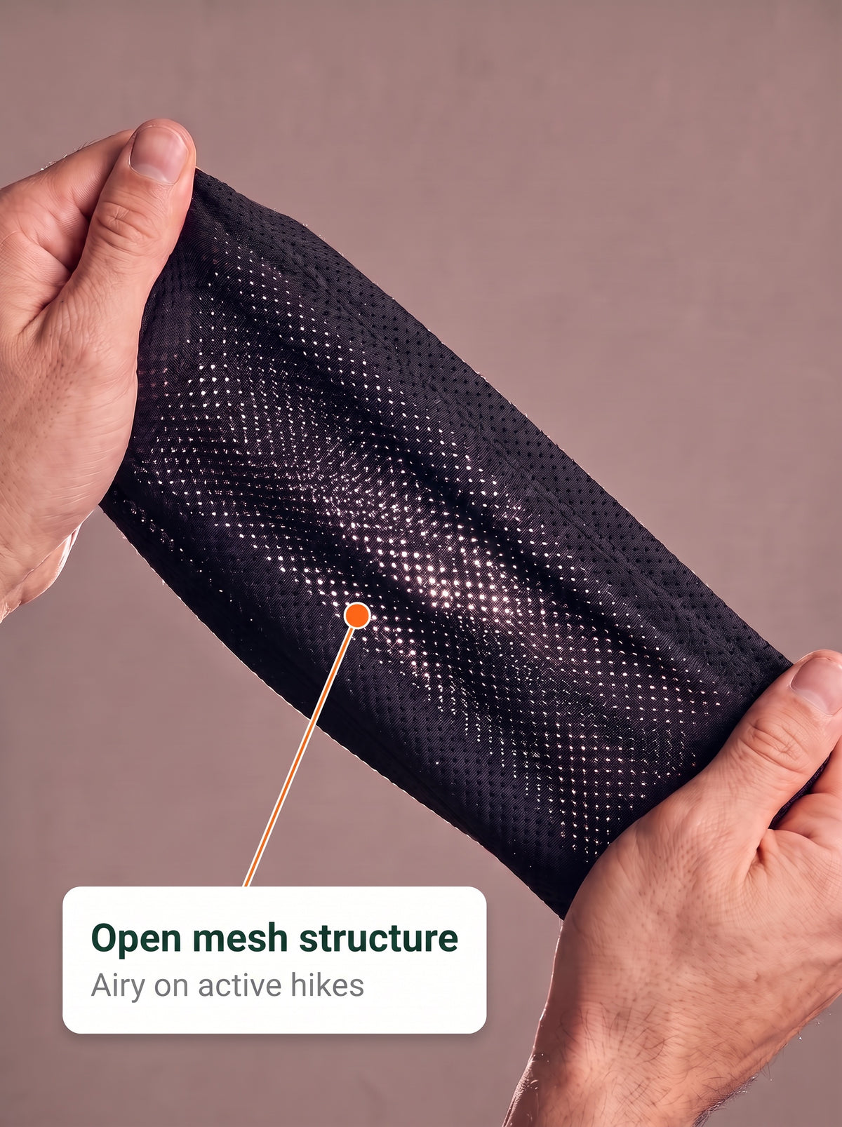 Open mesh structure – close-up of the fine mesh baselayer