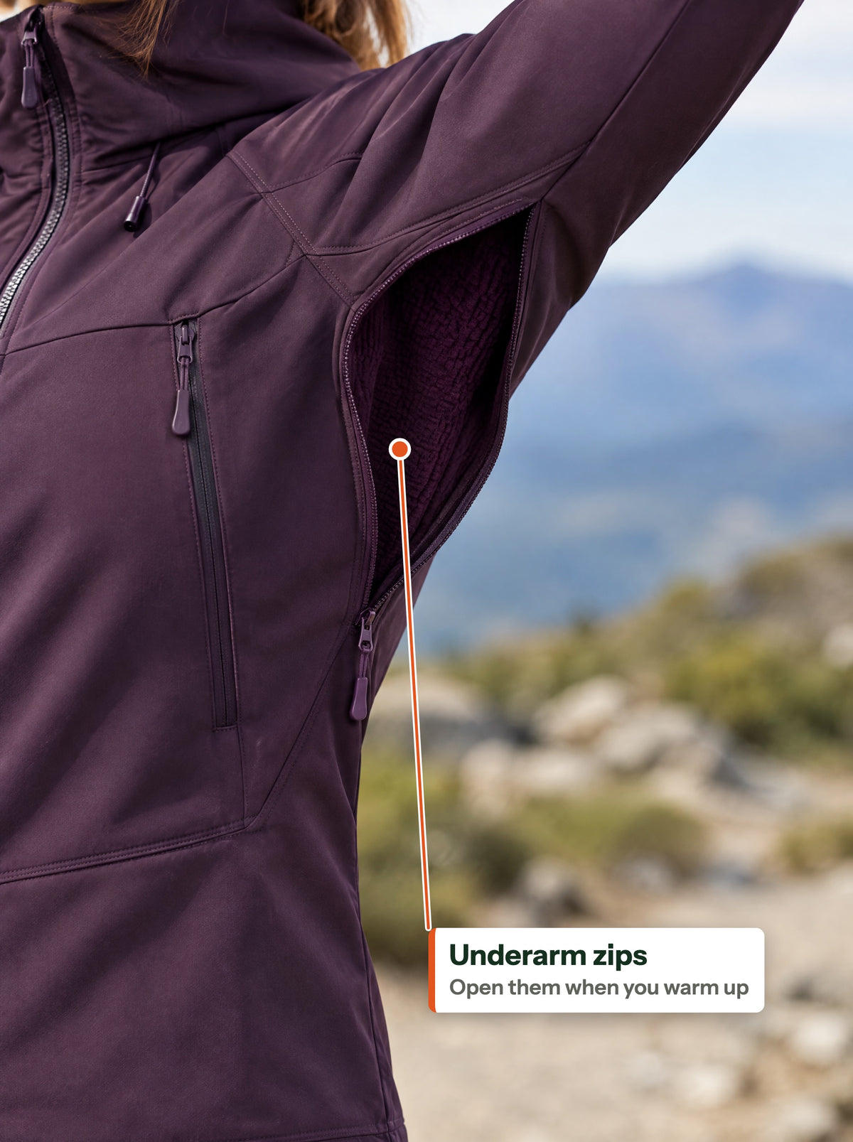 Underarm zip open, fleece visible (EN label)